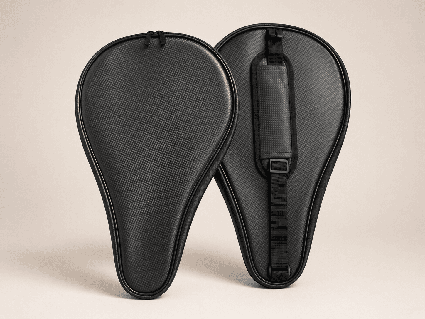 Premium carbon-look pickleball paddle hoes met schouderband